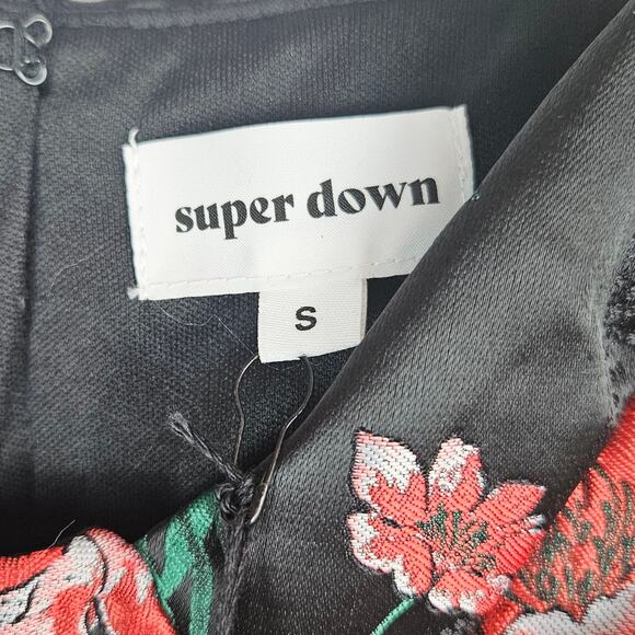 Super down Fiona Floral Mini Dress Black Red Floral Short Sexy Bodycon Small - Picture 9 of 16